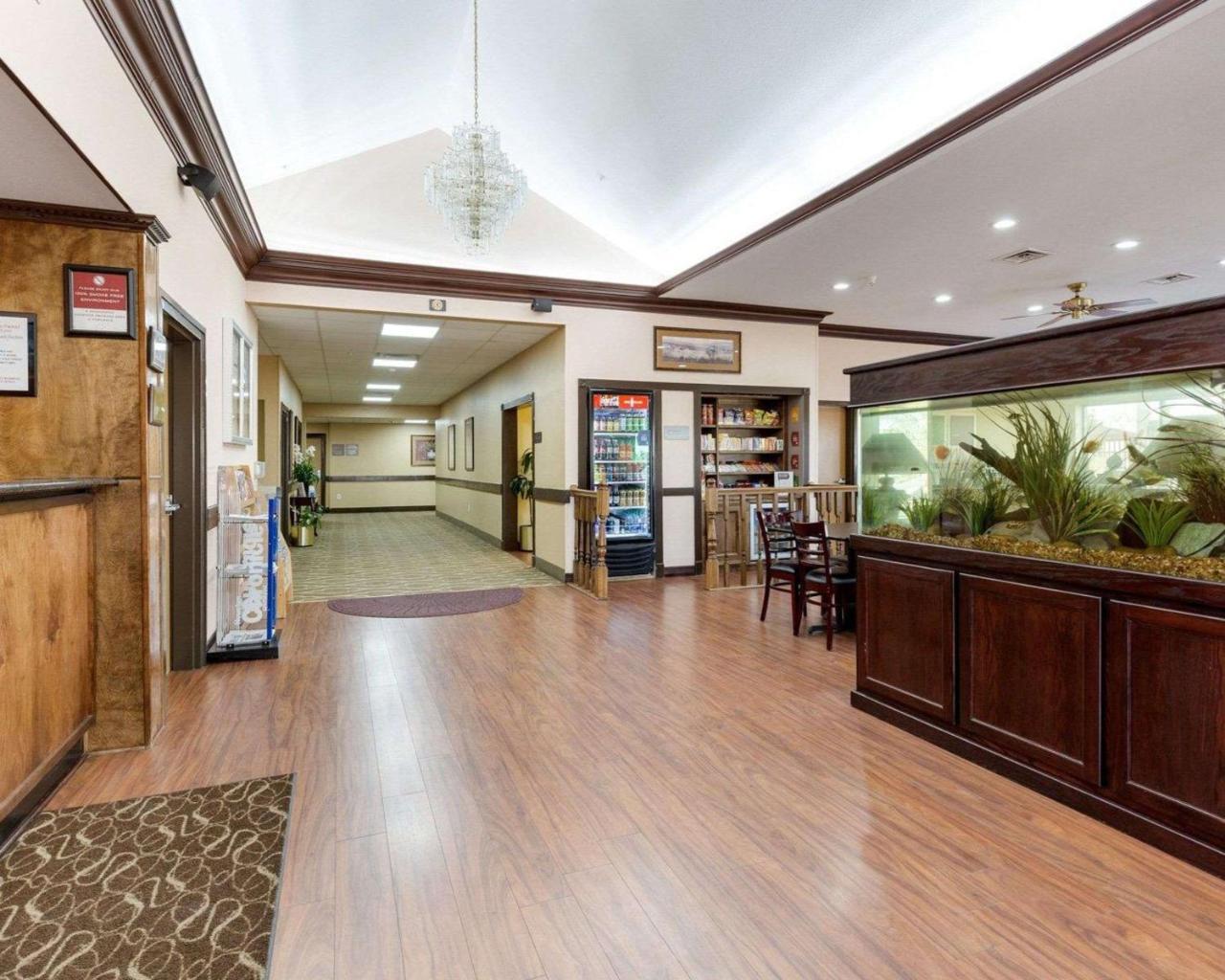 Comfort Suites Lake Jackson Clute Exterior foto